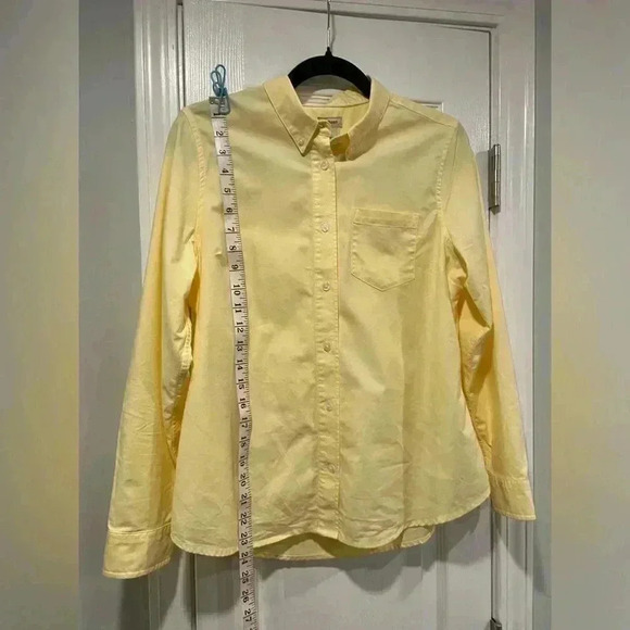 L.L. Bean women’s Organic Cotton Twill Yellow Long Sleeve Button Down Size S P - Picture 6 of 10